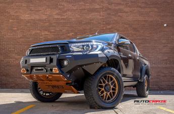 TOYOTA HILUX 4WD GRENADE OR MATTE BRONZE WITH MATTE BLACK LIP